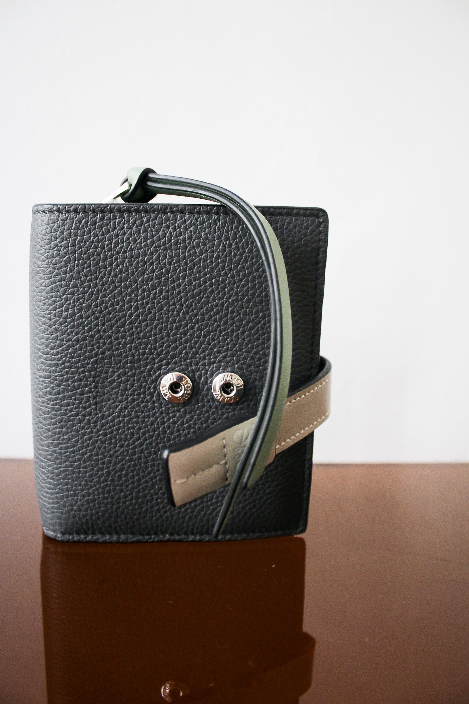 Loewe wallet